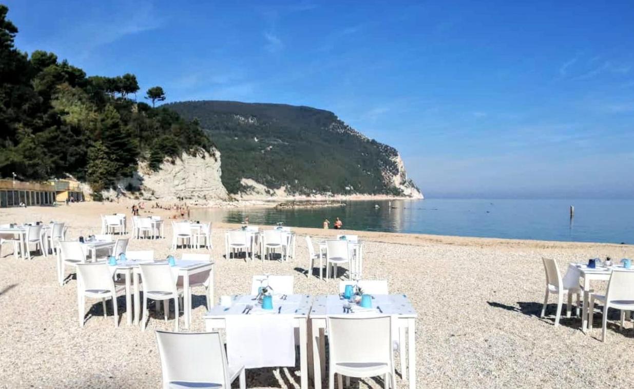 Agriturismo Rosa Antica Monte San Vito Luaran gambar