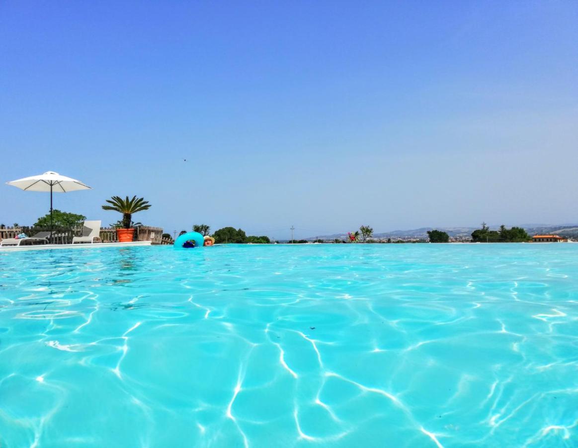 Agriturismo Rosa Antica Monte San Vito Luaran gambar